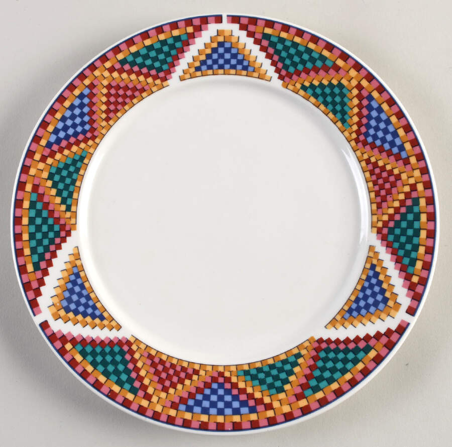 MD81 Dinner Plate by Meyda-1