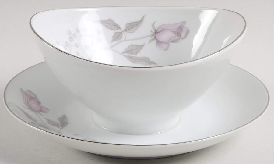 Mon Amour Gravy Boat with Attached Underplate by Narumi-1
