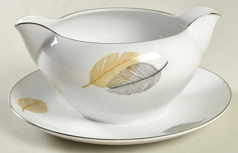 Barclay Gravy Boat with Attached Underplate by Narumi-1
