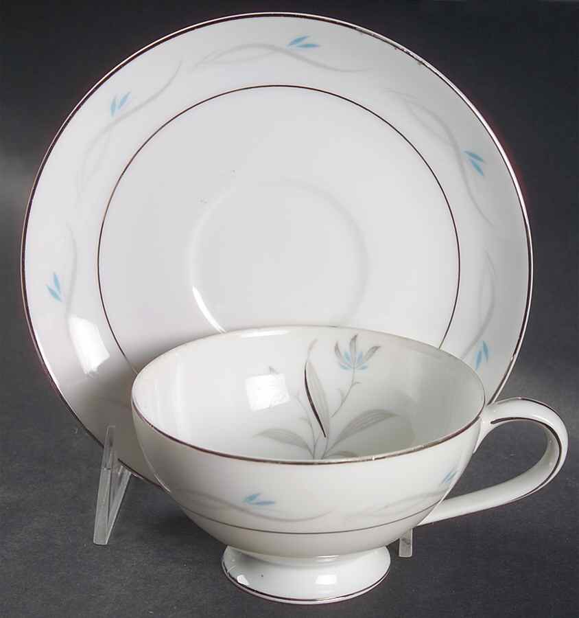 Baronet Footed Cup & Saucer Set by Narumi-1