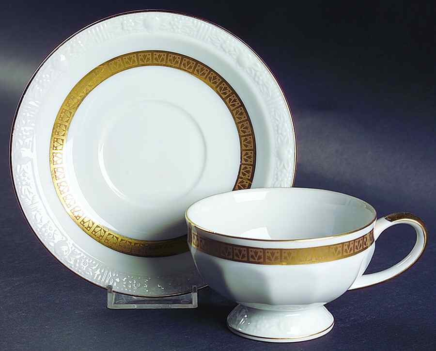 Britanny Footed Cup & Saucer Set by Narumi-1
