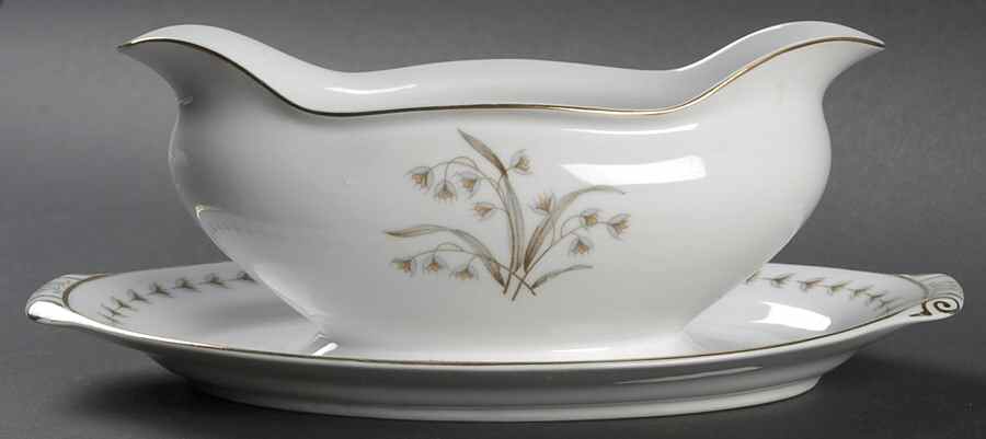 Charisse Gravy Boat with Attached Underplate by Narumi-1