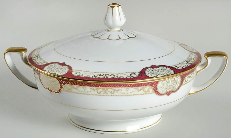 Dutchess Round Covered Vegetable by Narumi-1