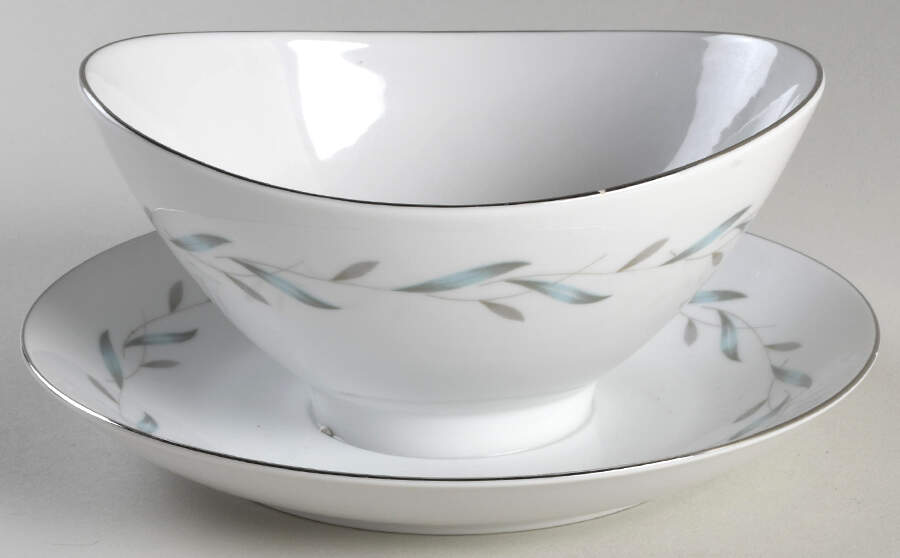 Faye Gravy Boat with Attached Underplate by Narumi-1