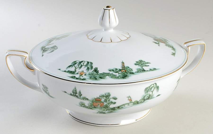 Green Willow Round Covered Vegetable by Narumi-1