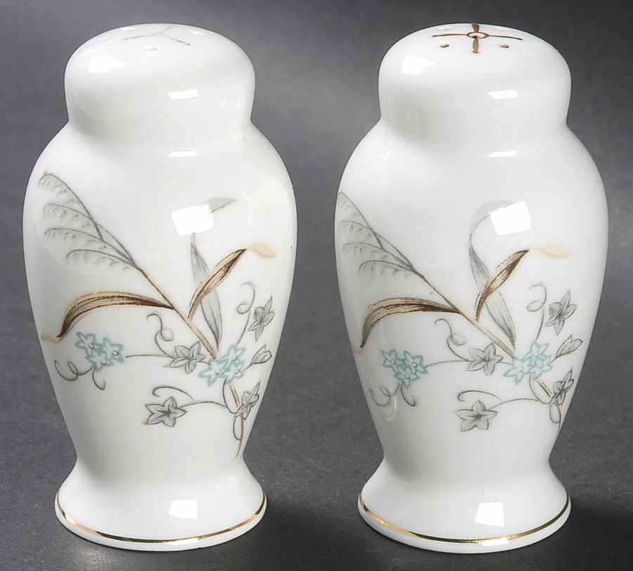 Laura Salt & Pepper Set by Narumi-1