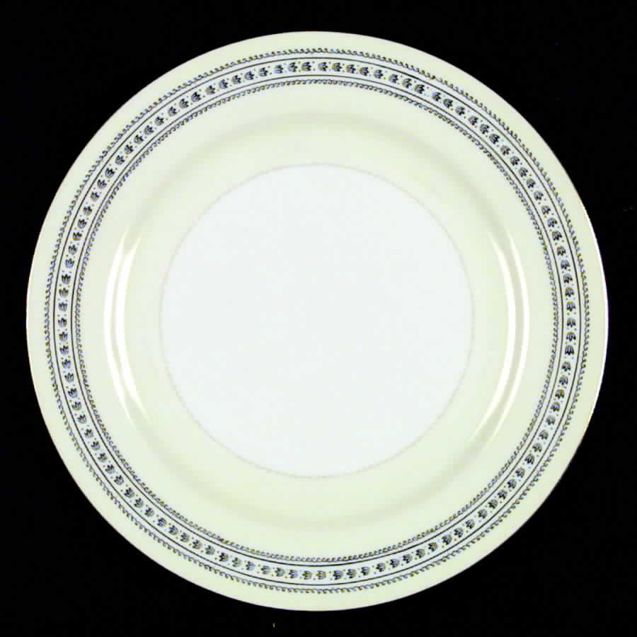 Laurel Dinner Plate by Narumi-1