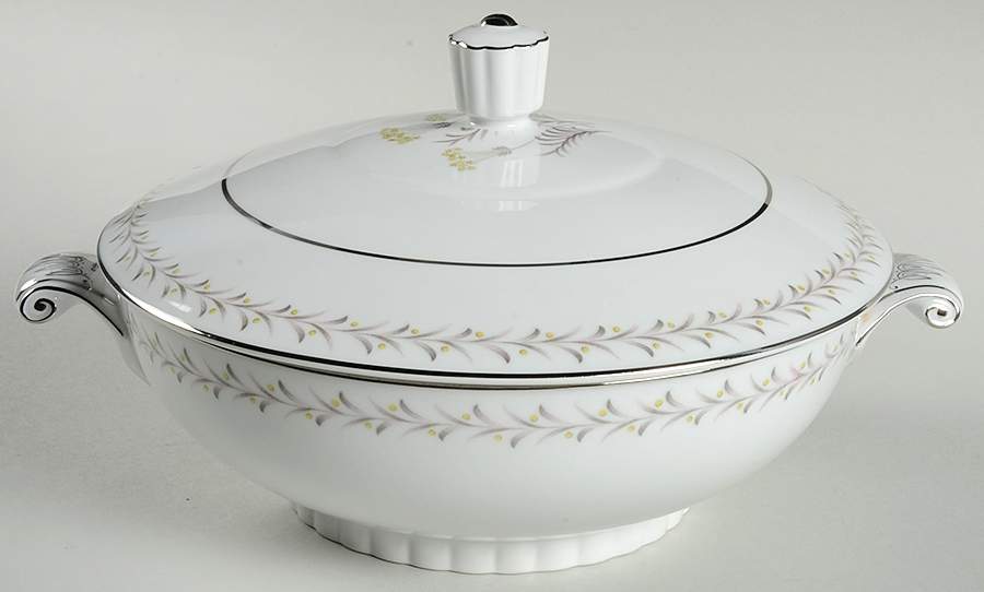 Lenora Round Covered Vegetable by Narumi-1