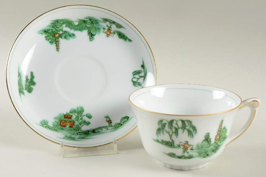 Manchu Footed Cup & Saucer Set by Narumi-1