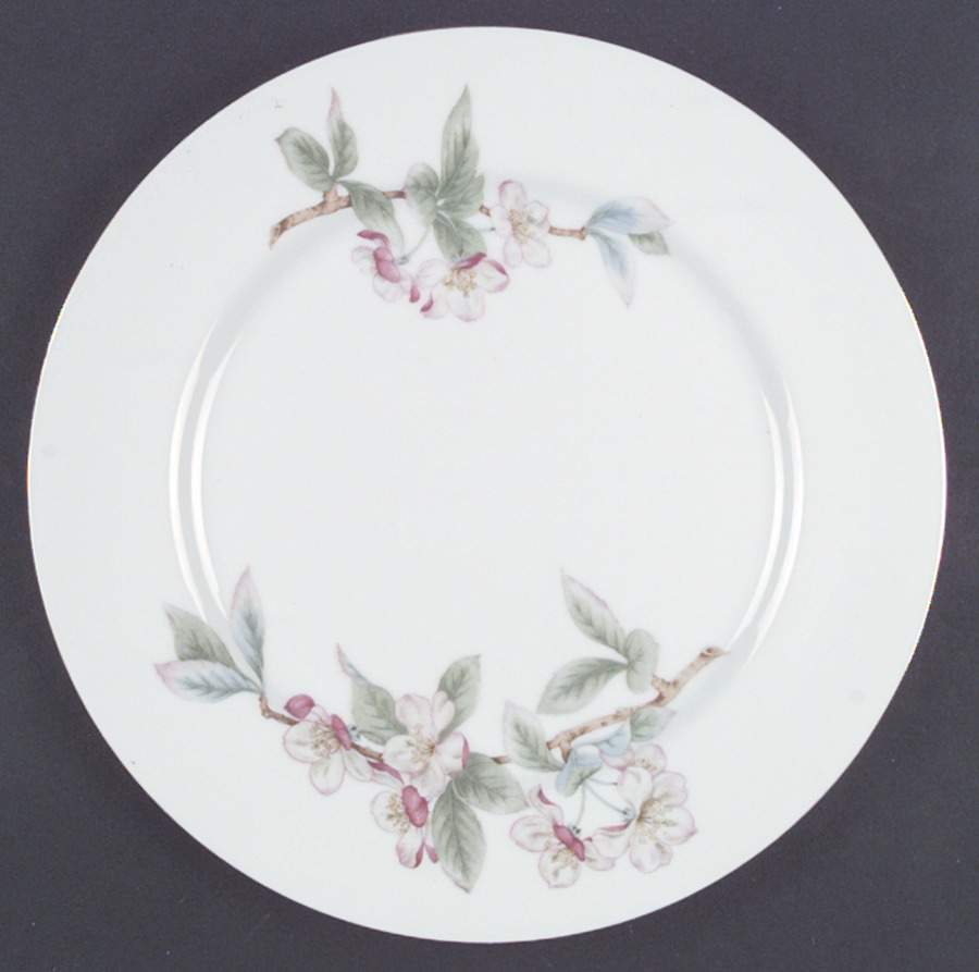 Mountain Cherry Dinner Plate by Narumi-1