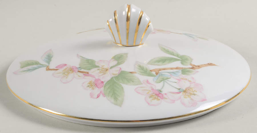 Mountain Cherry Lid for Round Vegetable by Narumi-1