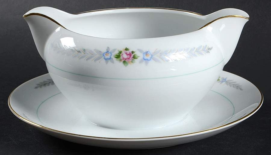 Olive Leaves Gravy Boat with Attached Underplate by Narumi-1