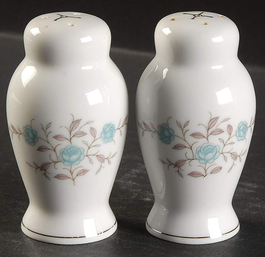 Phoebe Salt & Pepper Set by Narumi-1