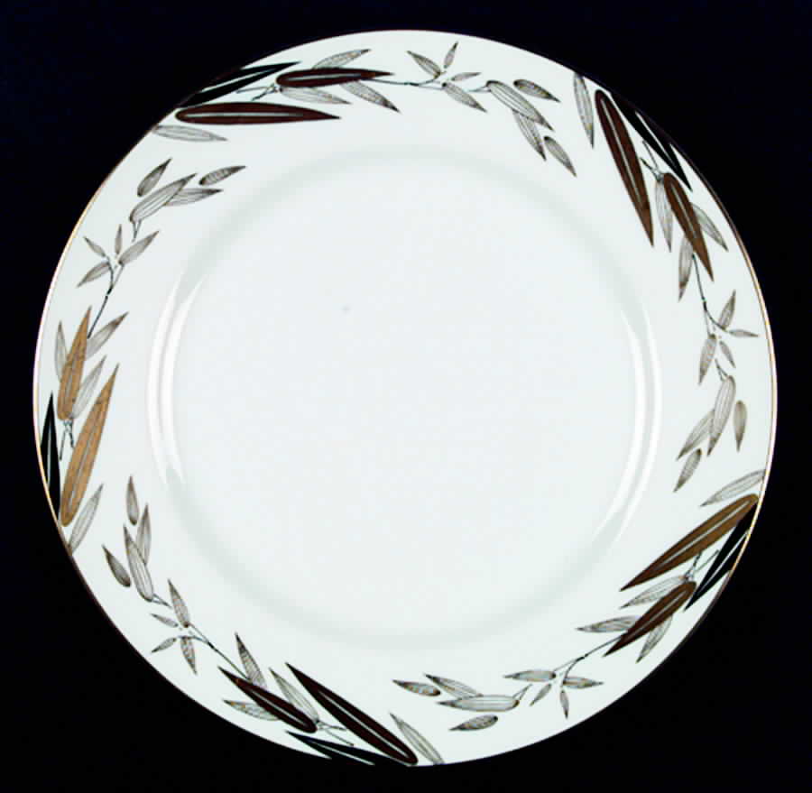 Royal Family Dinner Plate by Narumi-1