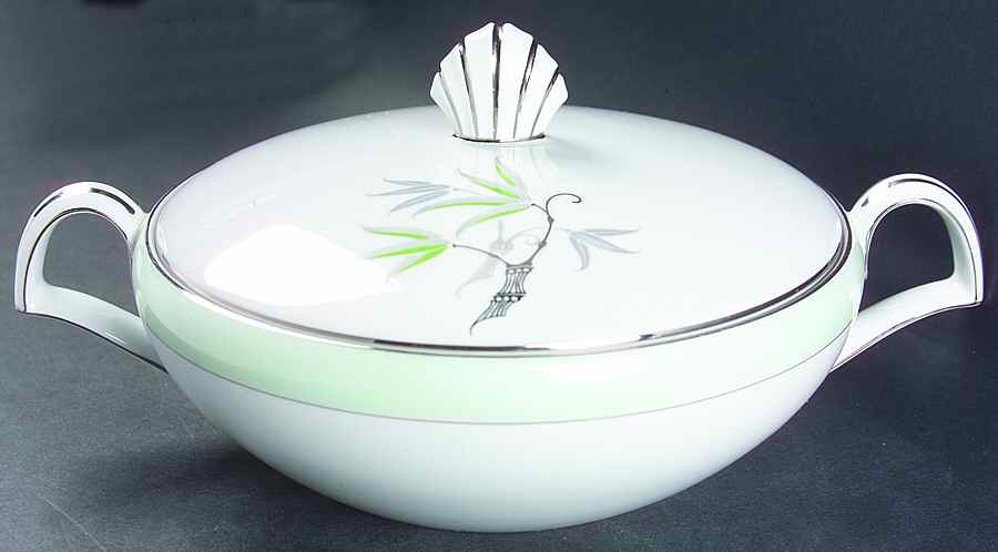 Southwind Round Covered Vegetable by Narumi-1