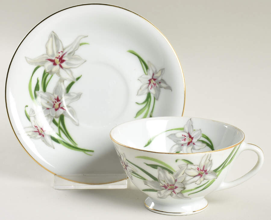 White Lily Footed Cup & Saucer Set by Narumi-1