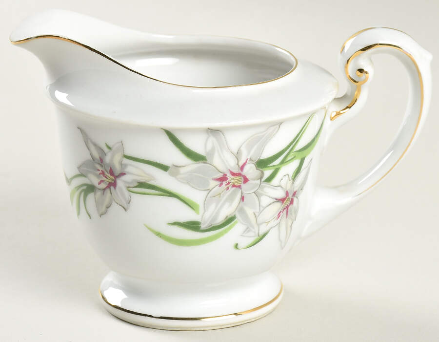 White Lily Creamer by Narumi-1