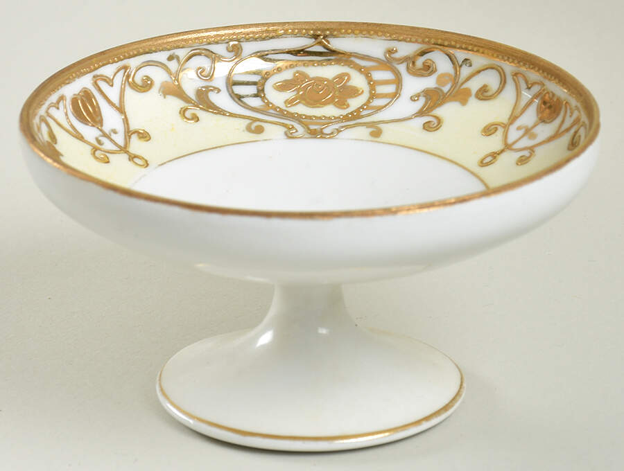 175 Hatpin Receiver by Noritake-1