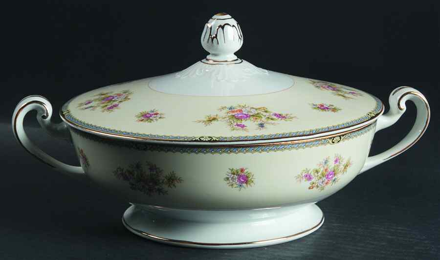 1850 Round Covered Vegetable by Noritake-1