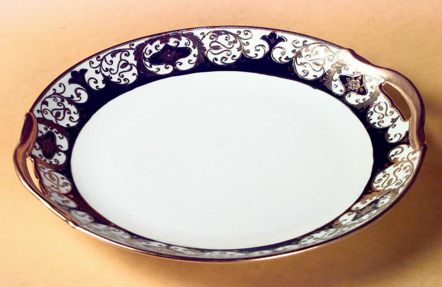 20056 Handled Cake Plate by Noritake-1