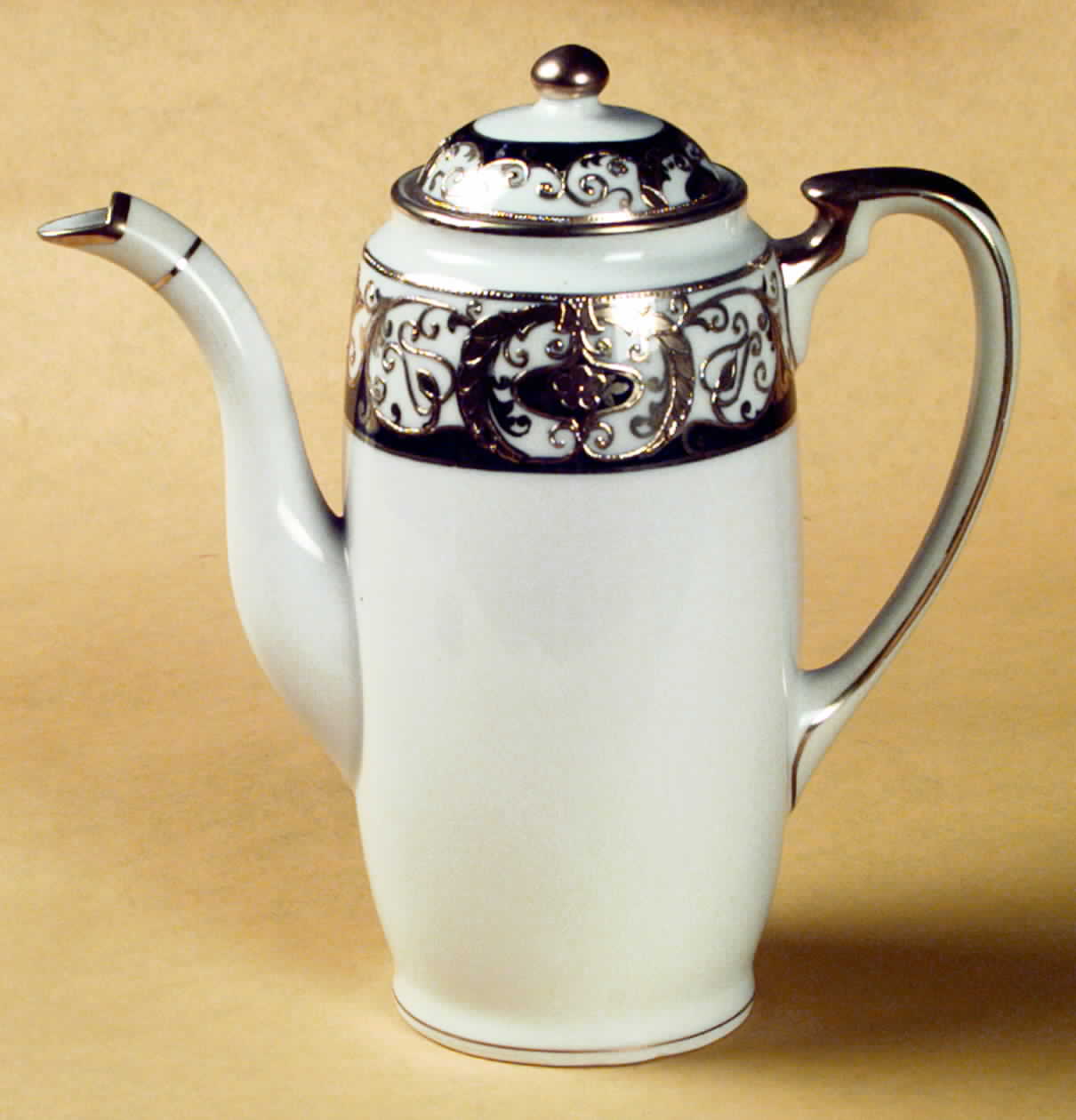 20056 Mini Coffee Pot & Lid by Noritake-1