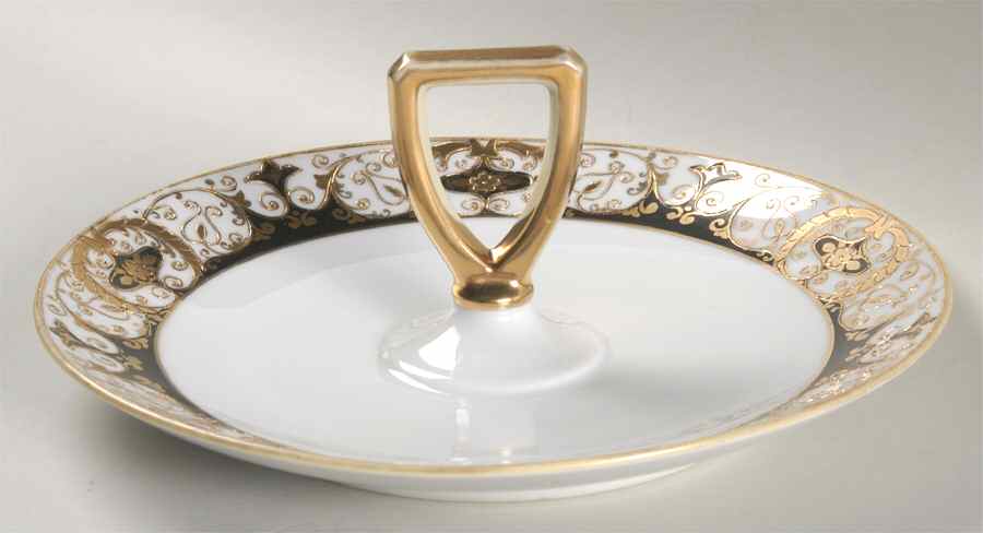 20056 Round Serving Plate with Handle (DP) by Noritake-1