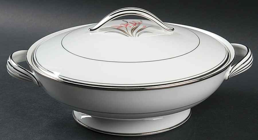 5572 Round Covered Vegetable by Noritake-1