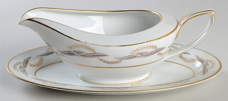 6922 Gravy Boat & Underplate by Noritake-1