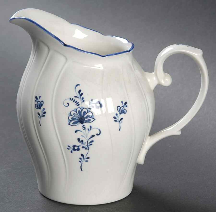 8709 Creamer by Noritake-1