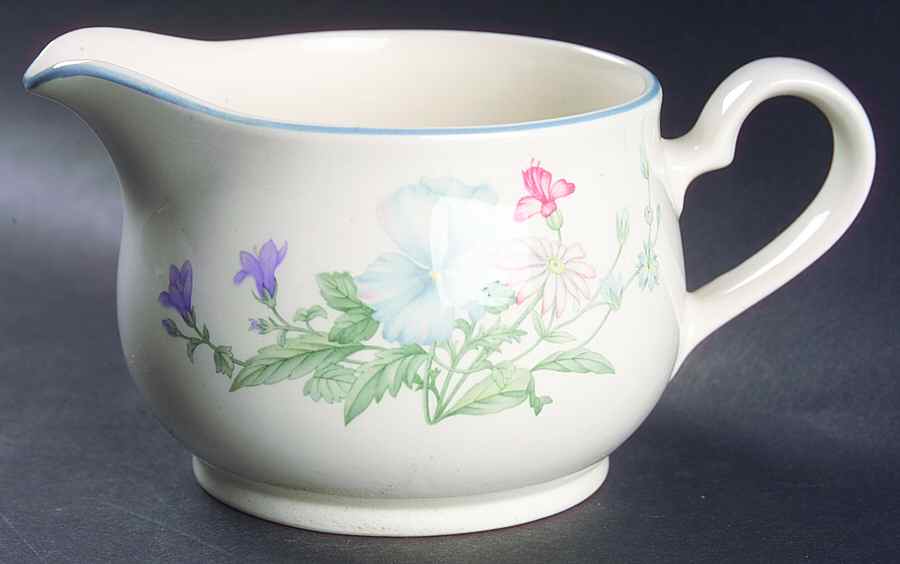 Abbotswood Gravy Boat by Noritake-1