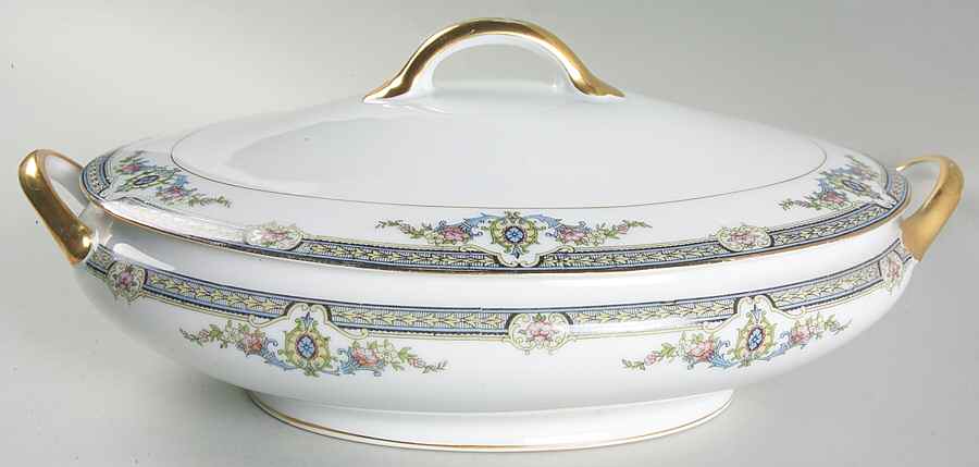 Aberdeen (Older) Oval Covered Vegetable by Noritake-1