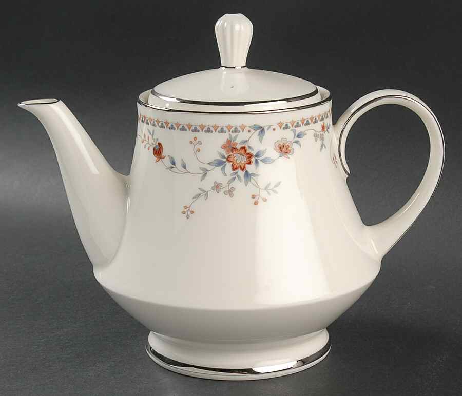Adagio Teapot & Lid by Noritake-1