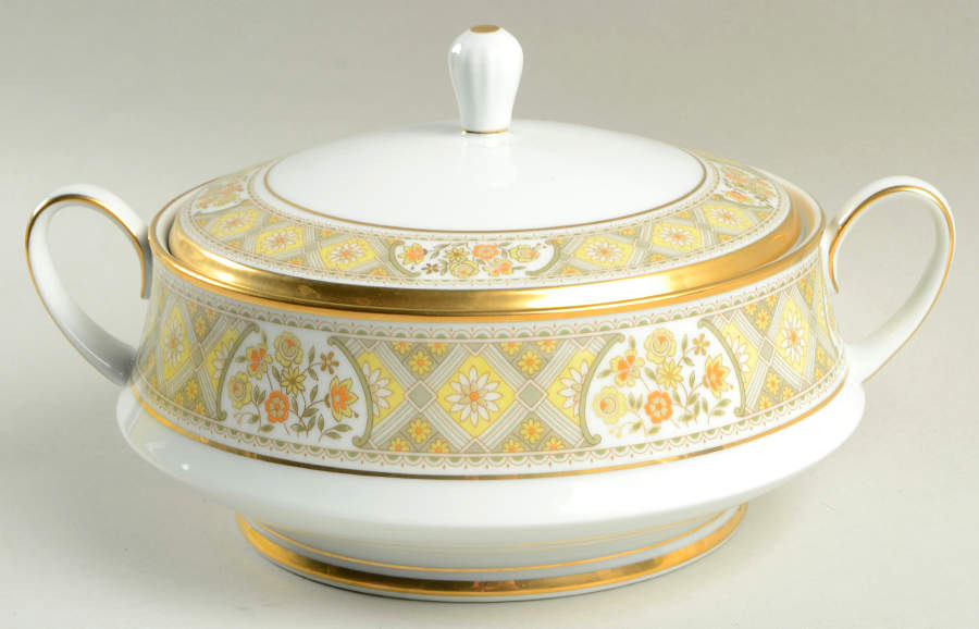 Aida Round Covered Vegetable by Noritake-1