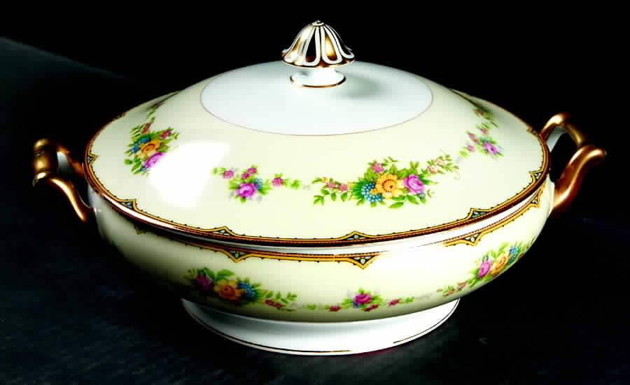 Aileen Round Covered Vegetable by Noritake-1