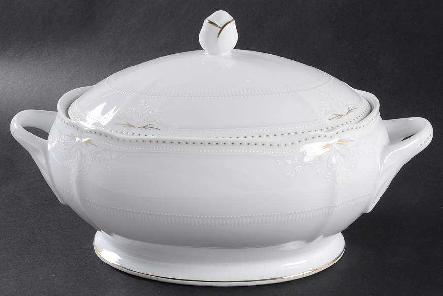 Alcott Oval Covered Vegetable by Noritake-1
