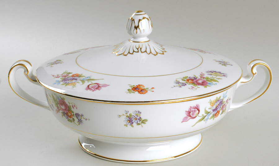 Aldea Round Covered Vegetable by Noritake-1