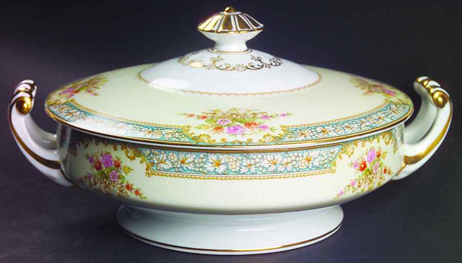 Alexis Round Covered Vegetable by Noritake-1