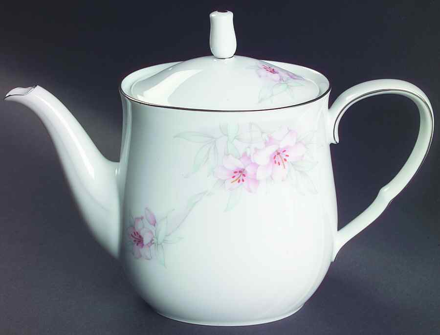 Alexandria Teapot & Lid by Noritake-1