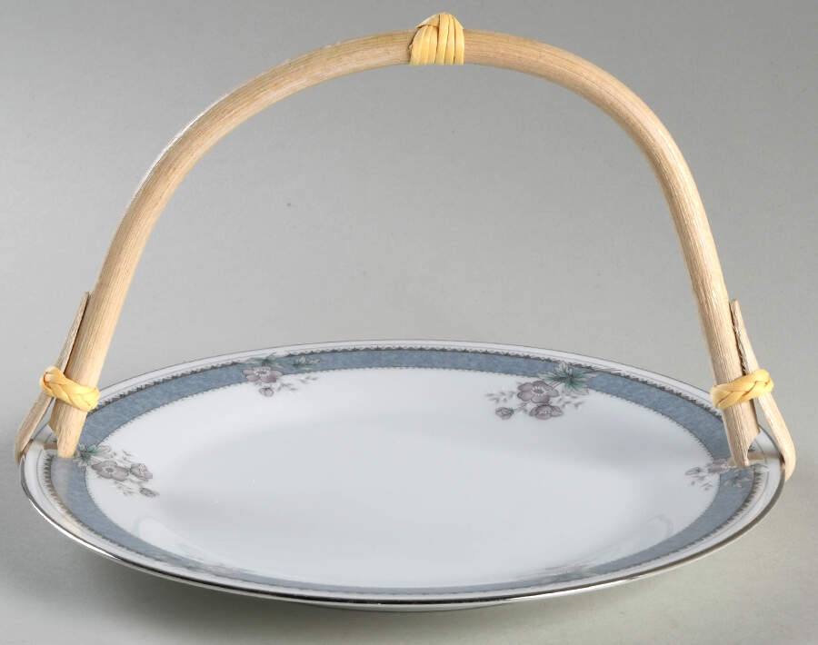Alhambra 5 3/8"-5 5/8" Bamboo Handled Serving Plate  HC by Noritake-1