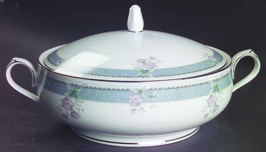 Alhambra Round Covered Vegetable by Noritake-1