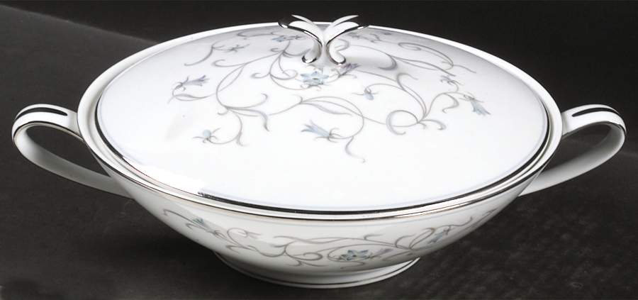 Alicia Round Covered Vegetable by Noritake-1
