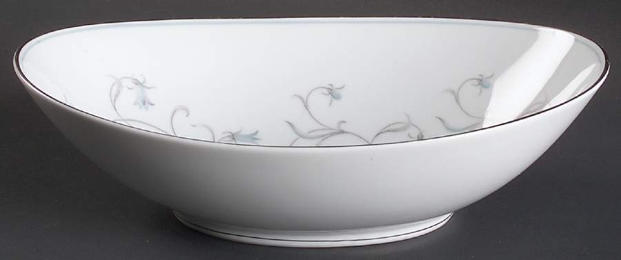 Alicia 10" Oval Vegetable Bowl by Noritake-1