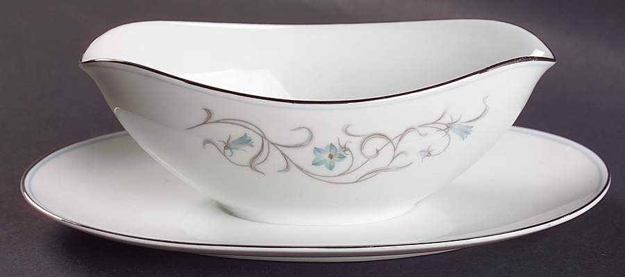 Alicia Gravy Boat with Attached Underplate by Noritake-1