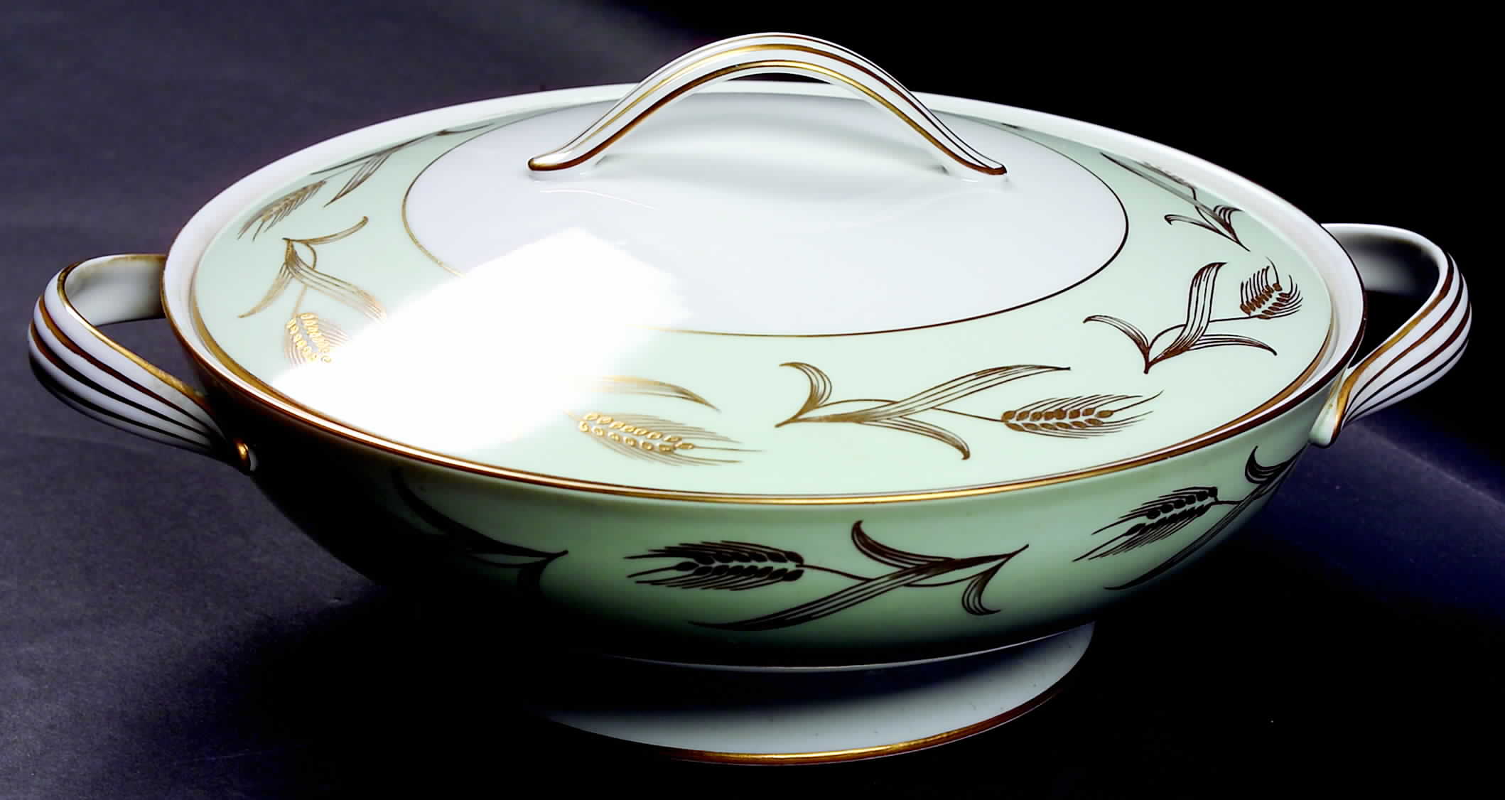 Alice Round Covered Vegetable by Noritake-1