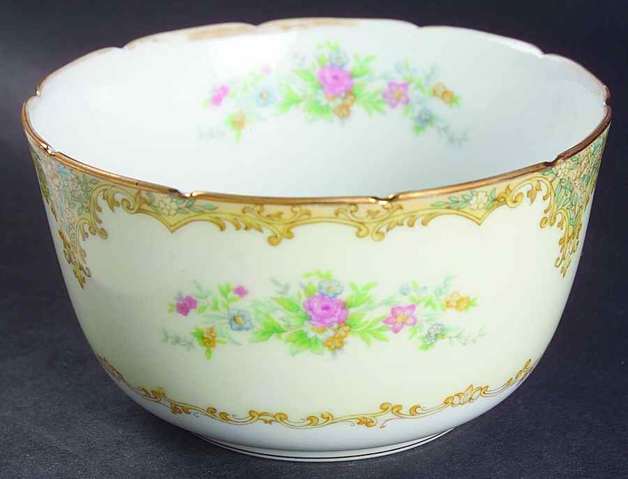 Alrea Cranberry Bowl by Noritake-1