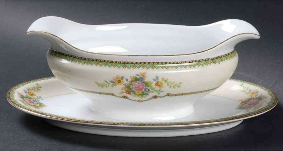 Amarillo Gravy Boat with Attached Underplate by Noritake-1