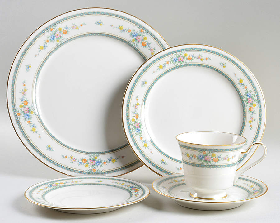 Amenity 5 Piece Place Setting by Noritake-1