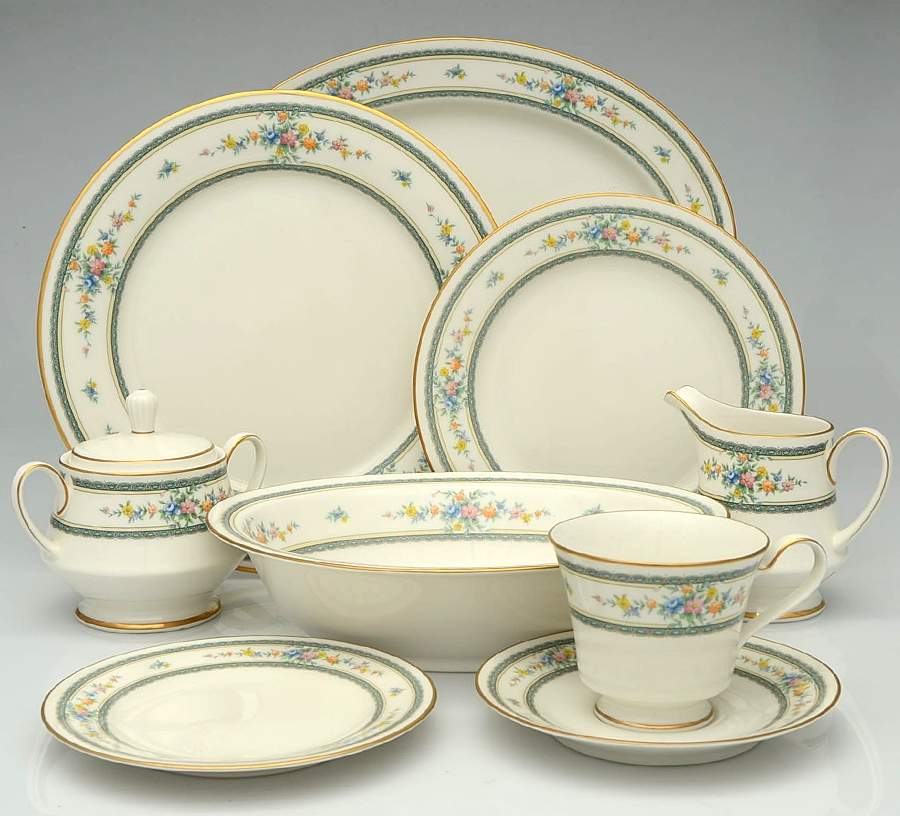 Amenity 45 Piece Estate Set by Noritake-1