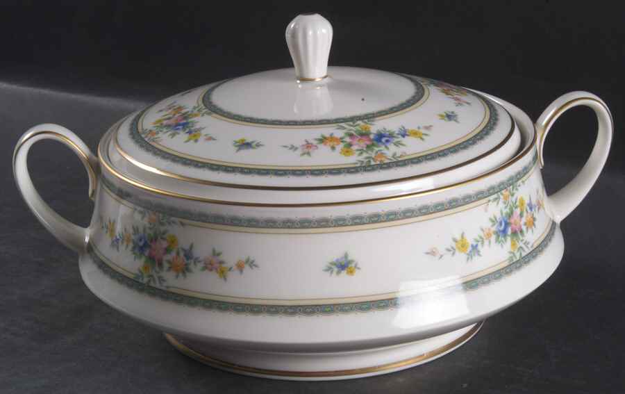 Amenity Round Covered Vegetable by Noritake-1