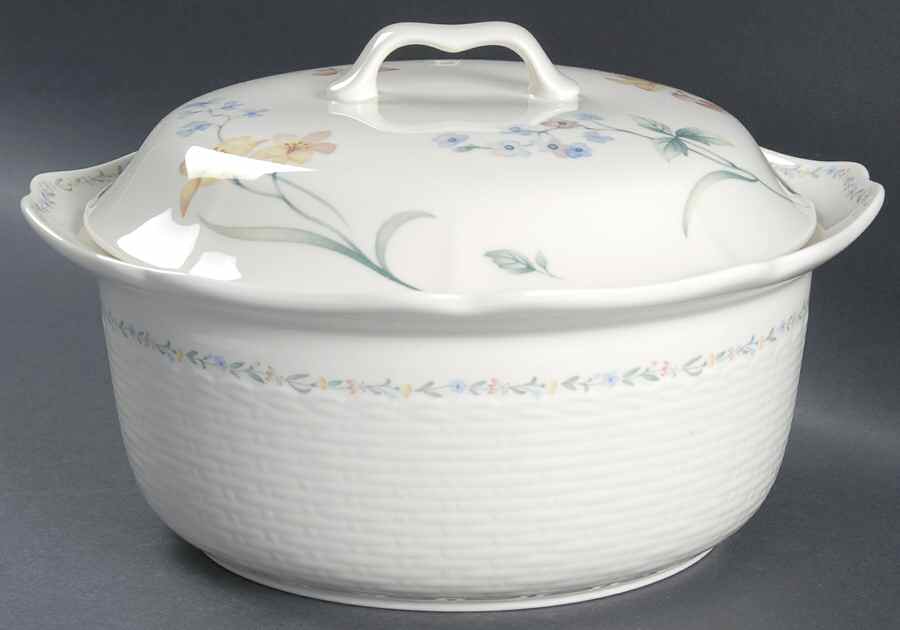 American Flowers 3 Qt Rd Covered Casserole (Uses RV10S as Base) by Noritake-1
